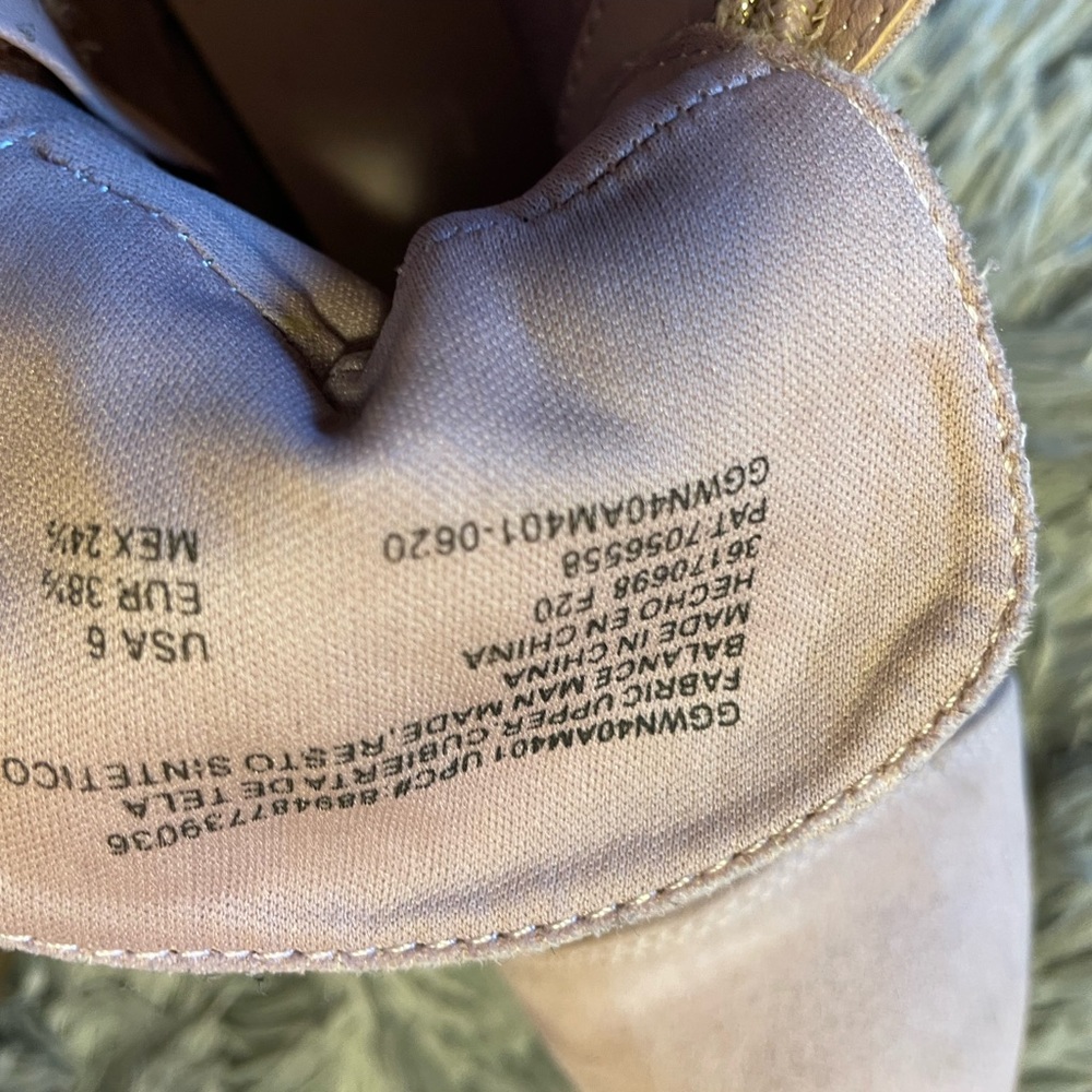 Boots - Picture 4 of 7